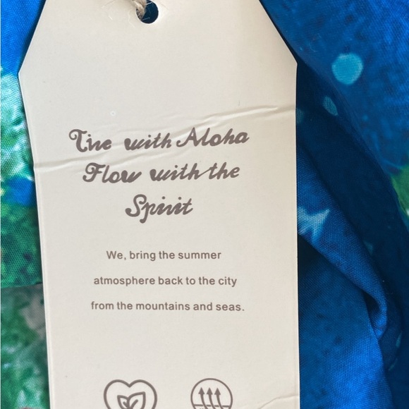 Men’s Hawaiian Christmas tree shirt - Picture 3 of 3